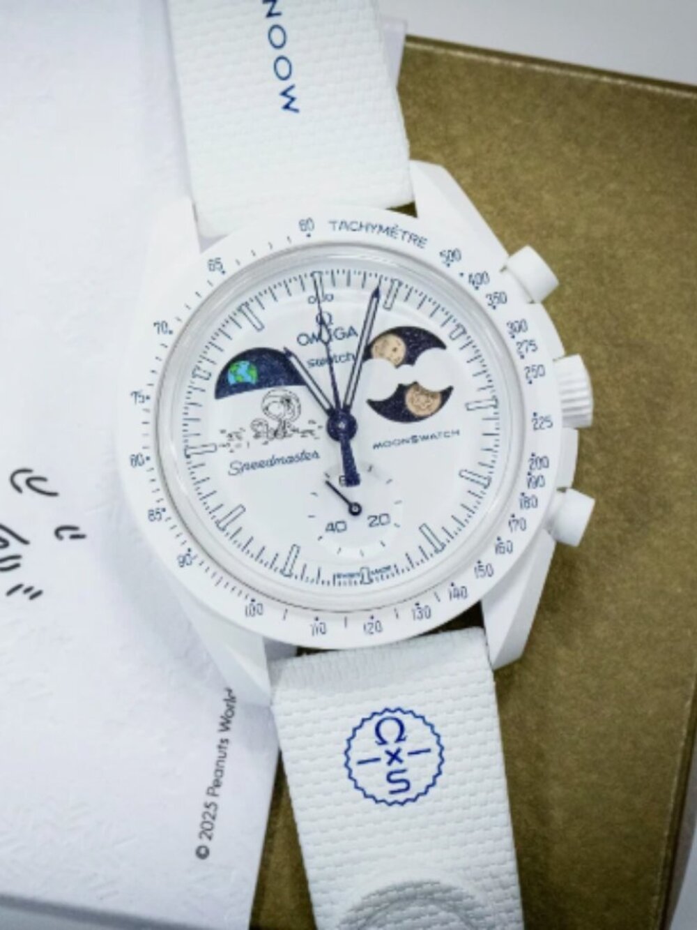 Swatch x Omega MISSION TO EARTHPHASE MOONSHINE GOLD SO33W701L